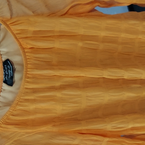 Tops 5 for $20 - Picture 5 of 16